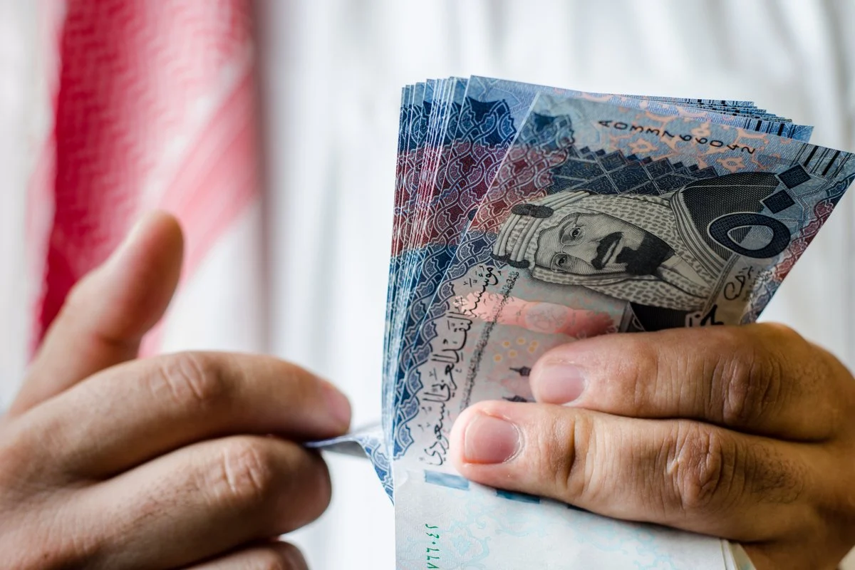 صرف رواتب المتقاعدين في السعودية نوفمبر 2025.. تفاصيل الموعد الرسمي وطرق الاستعلام