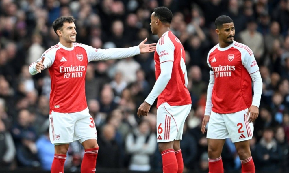 أرسنال يتربع على قمة الدوري الإنجليزي بعد انتصاره على وست هام 2-0
