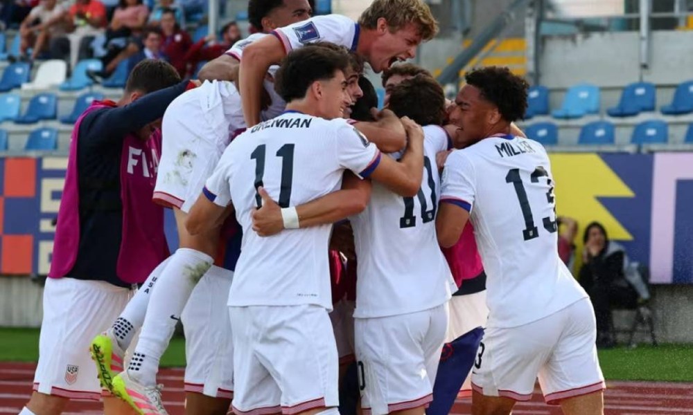 أمريكا تحقق فوزا مثيرا على إيطاليا وتضمن مكانها في ربع نهائي المونديال