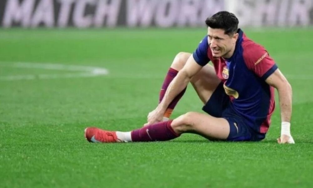 إصابة ليفاندوفسكي تهدد غيابه عن مواجهة برشلونة المرتقبة ضد ريال مدريد