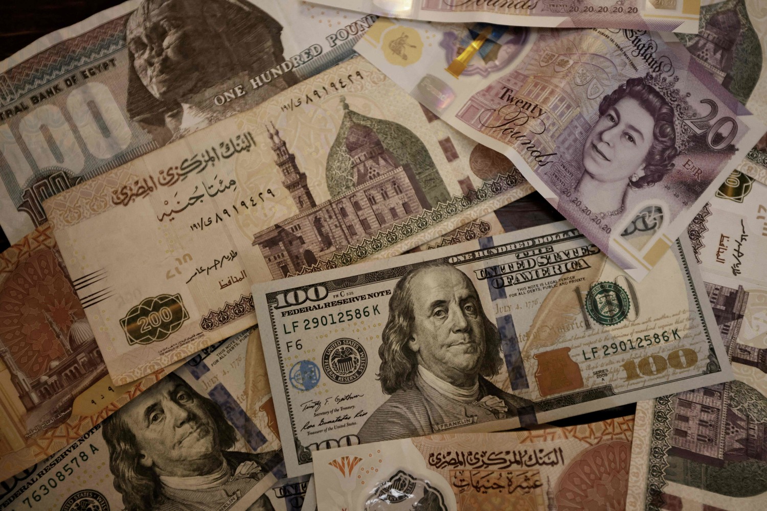 هبوط صباحي.. اسعار صرف العملات في مصر مقابل الجنيه المصري اليوم الثلاثاء 14 أكتوبر 2025