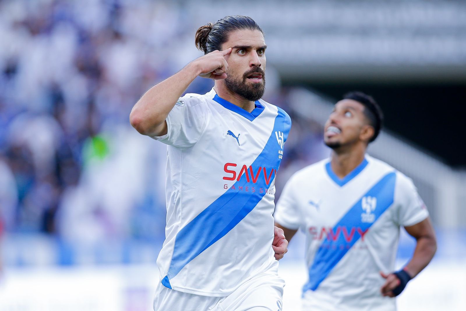تجديد تعاقد سافيتش ونيفيز مع الهلال يواجه تحديات وصعوبات جديدة
