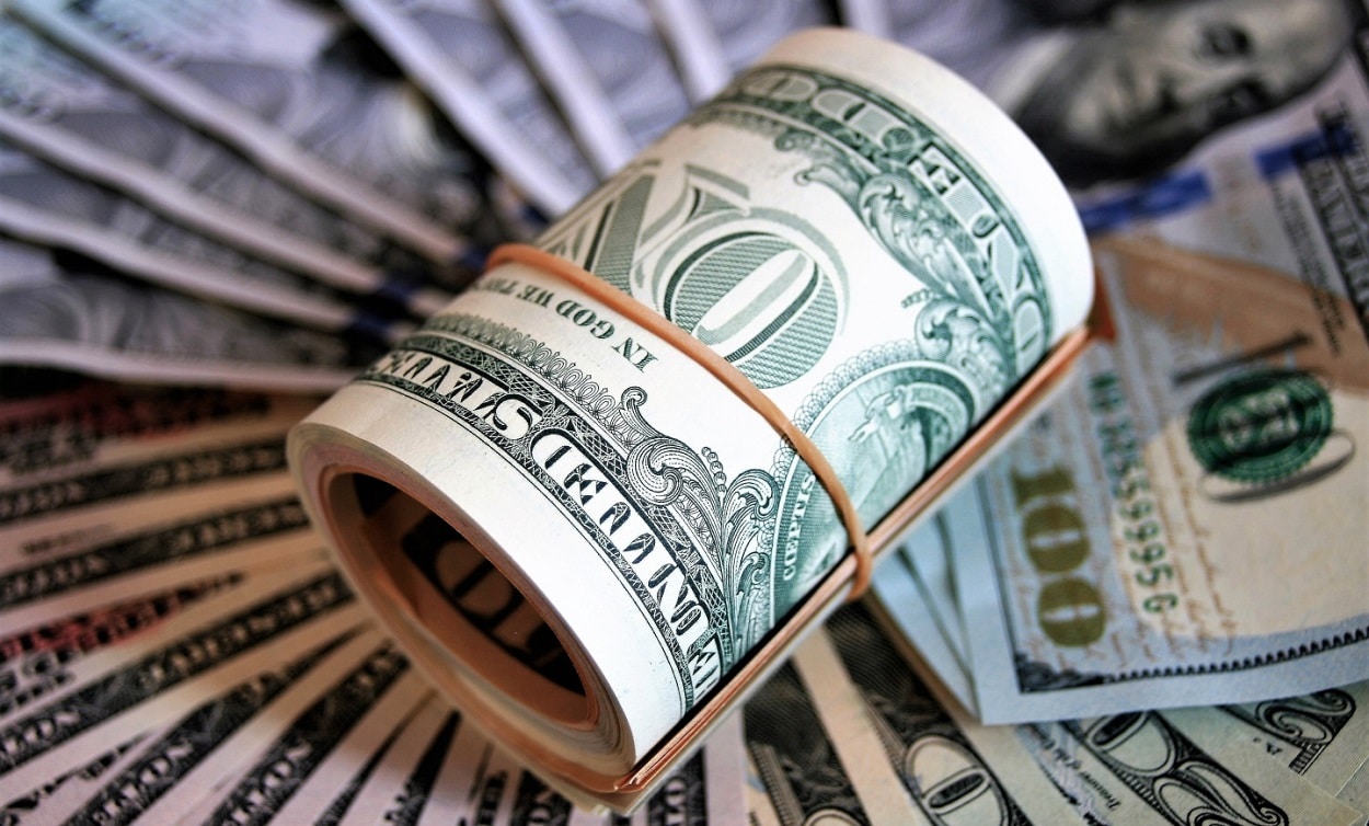 الأخضر يطير بالصيرفة.. سعر الدولار في العراق اليوم الخميس 9 تشرين الأول 2025 شراء وبيع ببغداد وأربيل
