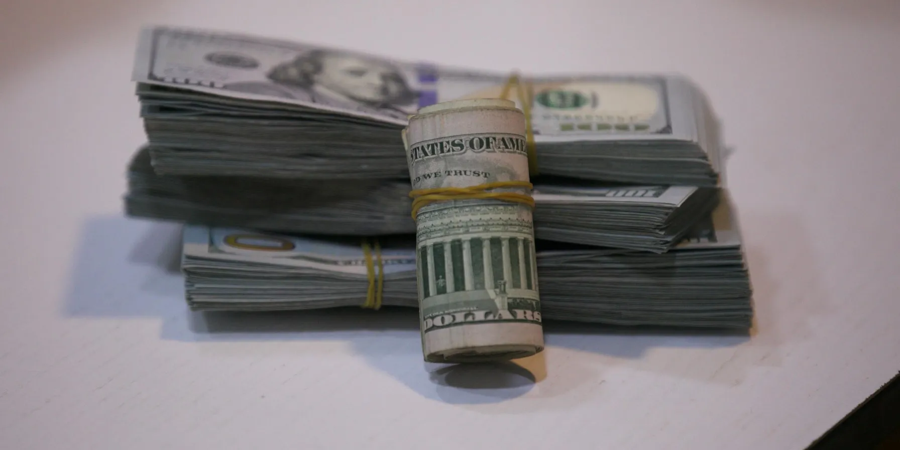 تباين سعري.. سعر الدولار في العراق اليوم الجمعة 17 أكتوبر 2025 شراء ومبيع في سوقي بغداد وأربيل