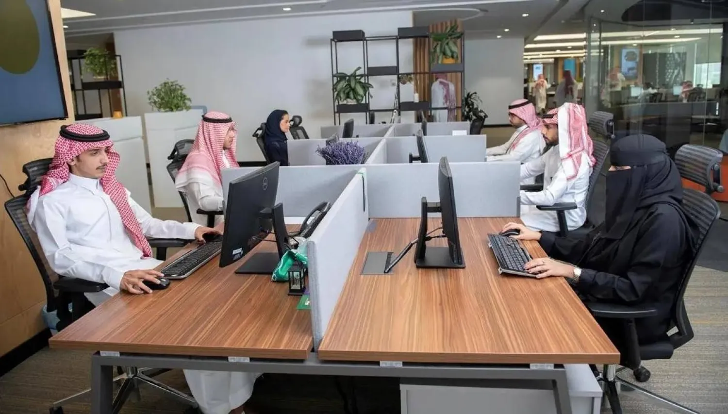 قرار جديد يعيد رسم ملامح سوق العمل السعودي وفرص واعدة للمقيمين