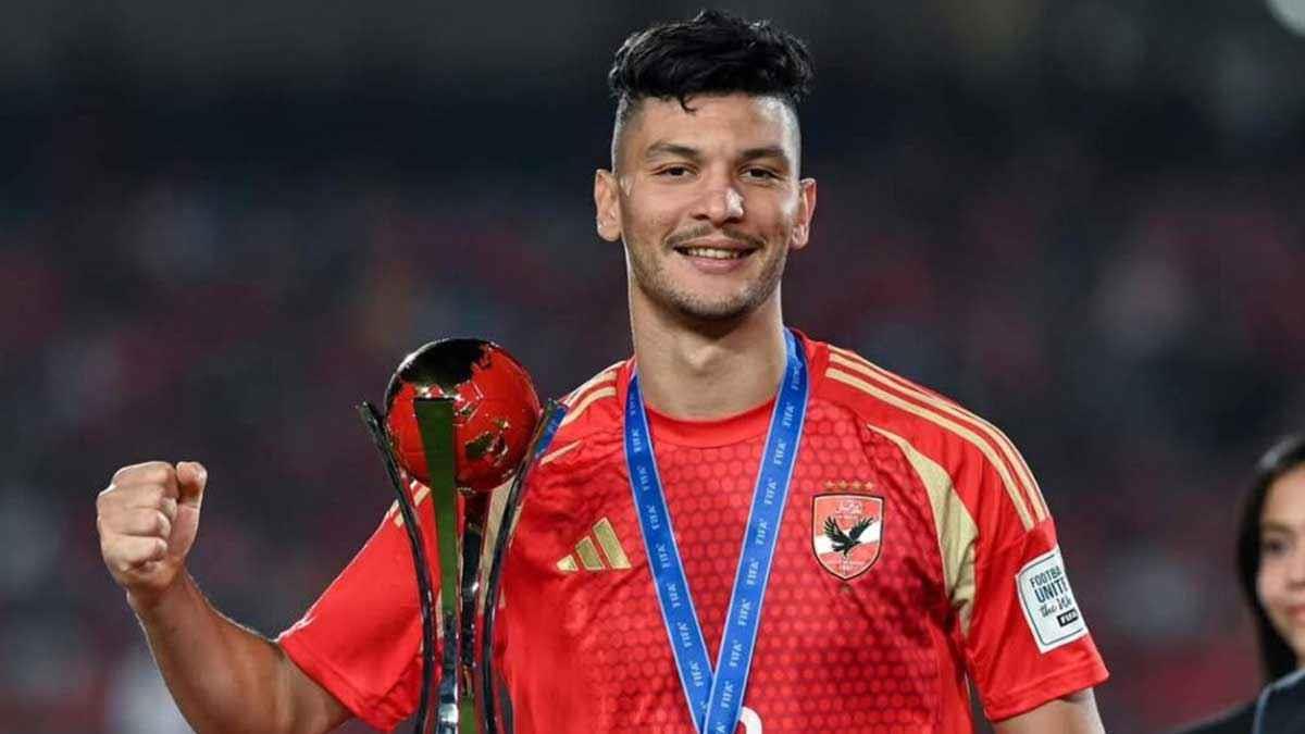 قرار رسمي من جانب إدارة الأهلي بشأن اللاعب أشرف داري