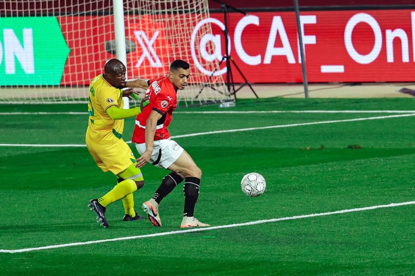 طبيب المنتخب يوضح الحالة الصحية لـ مصطفى محمد ومحمد حمدي بعد الإصابة