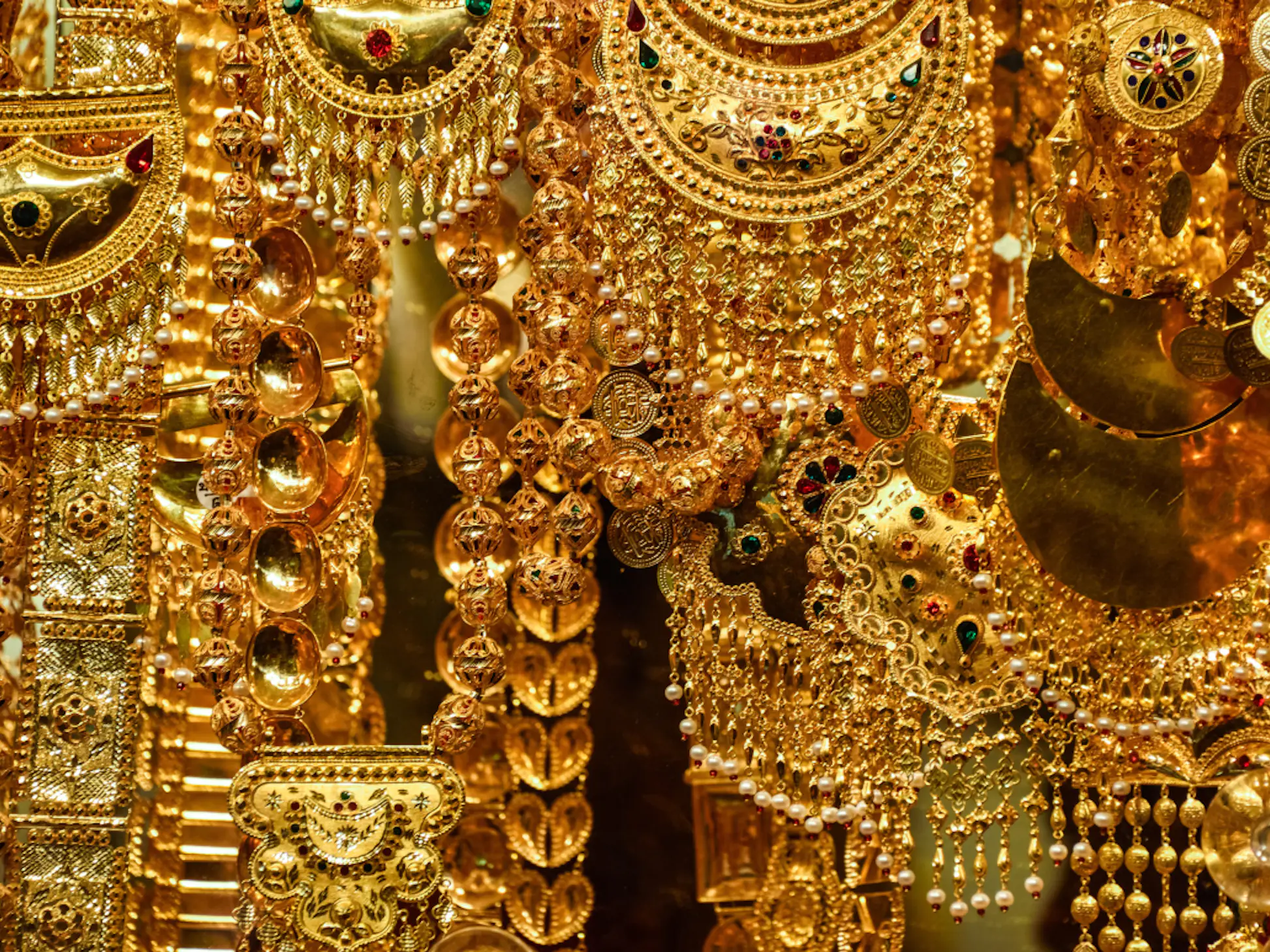 سعر الذهب عيار 21 في مصر وباقي الأعيرة اليوم في الشراء والبيع الأحد 7/12/2025