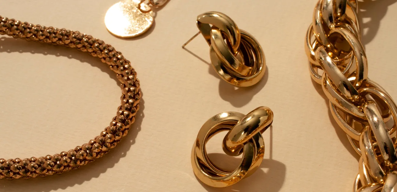 سعر الذهب في مصر اليوم الثلاثاء 9.12.2025 في مستهل تعاملات الشراء والبيع