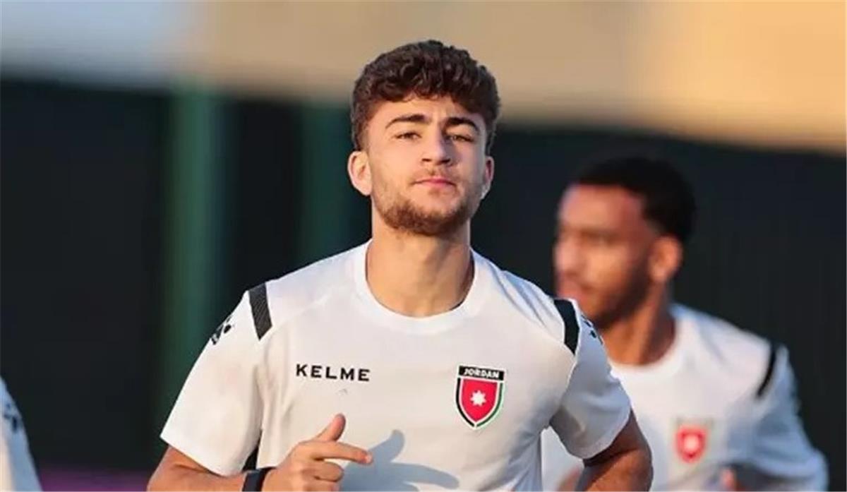 رسميًا.. الأهلي يُعلن عن تجميد صفقة اللاعب الأردني عودة الفاخوري لهذا السبب